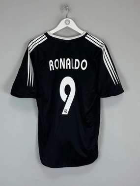 2004/05 REAL MADRID RONALDO #9 AWAY SHIRT (M) ADIDAS Training Ready Wear Quick Pullover Design