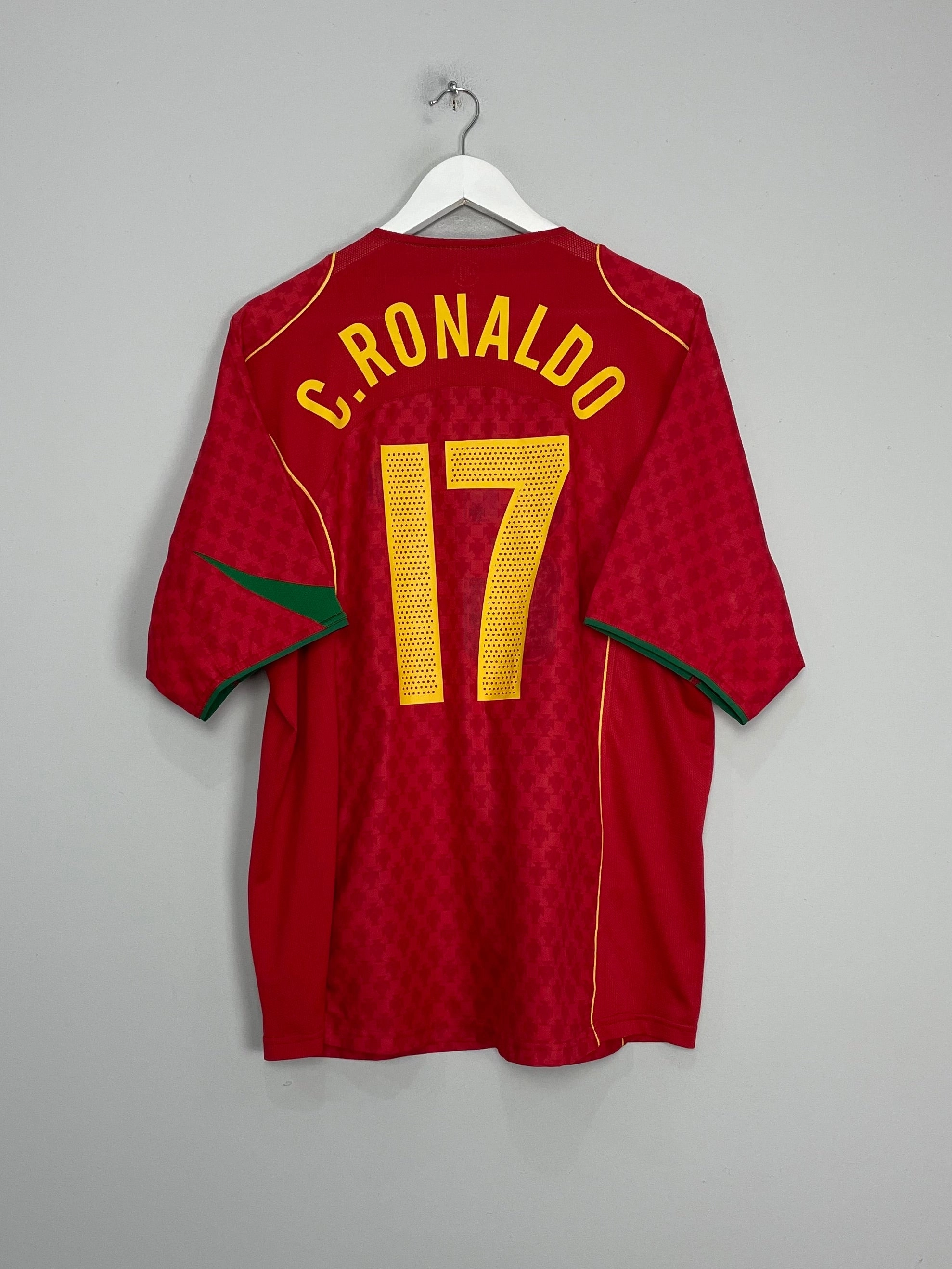 2004/06 PORTUGAL C.RONALDO #17 HOME SHIRT (XL) NIKE Refined fit