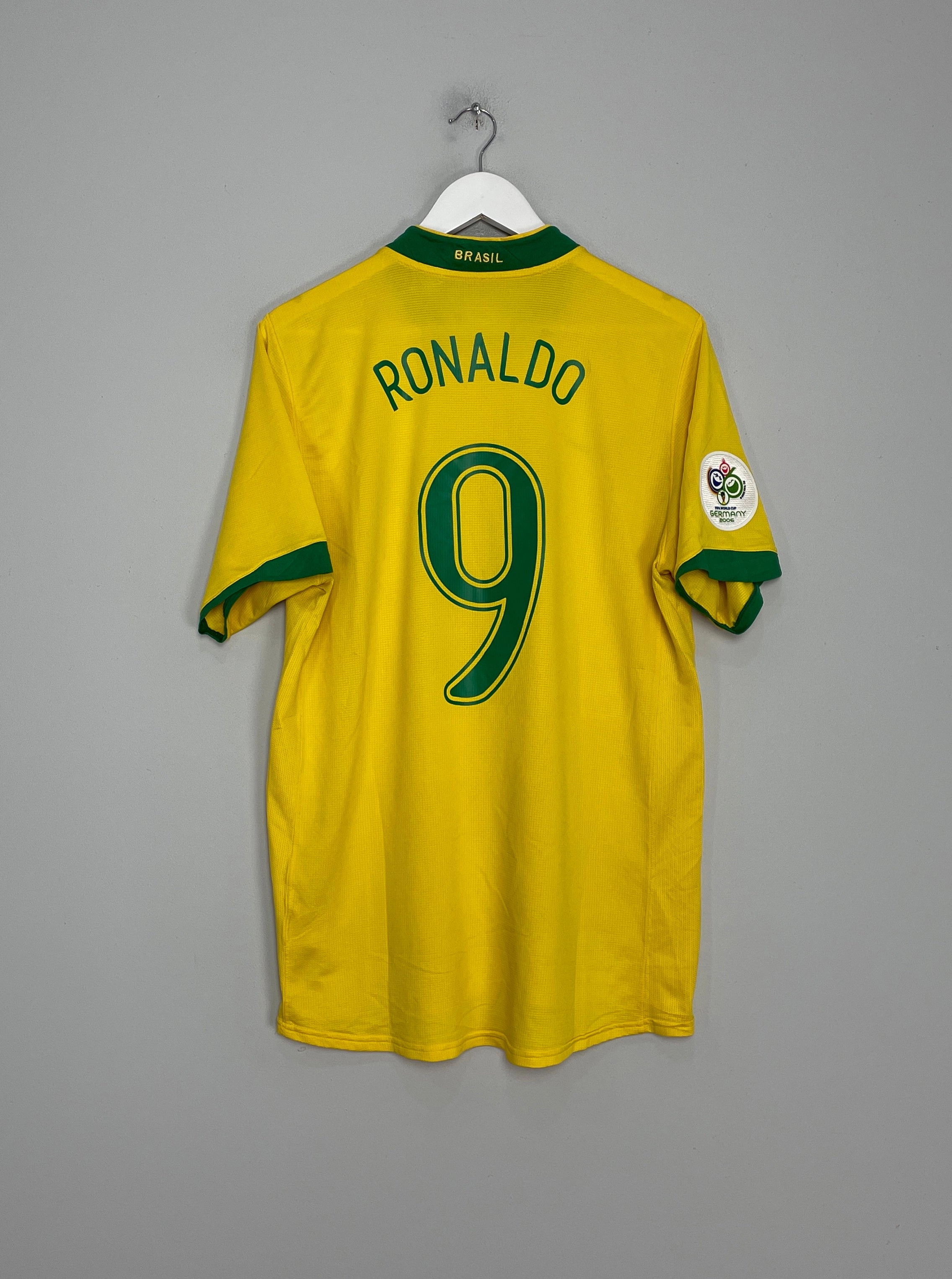 Irregularity Free Edging Light Grip 2006/08 BRAZIL RONALDO #9 HOME SHIRT (L) NIKE