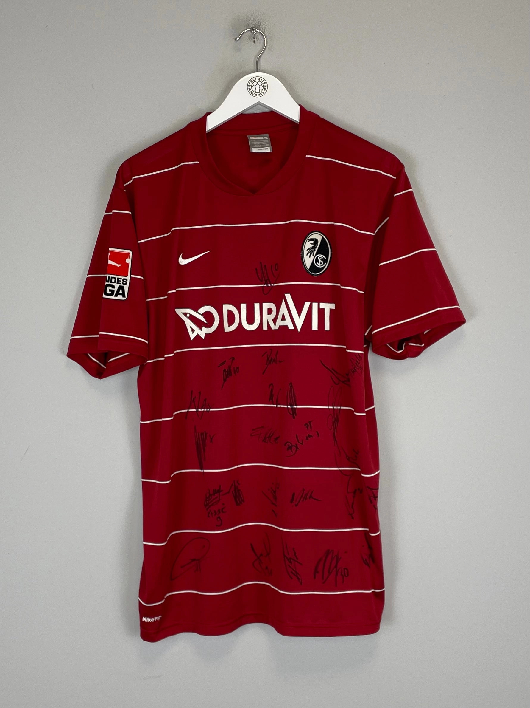 No Bulk 2009/10 FREIBURG GLOCKNER #19 *SQUAD SIGNED* HOME SHIRT (L) NIKE