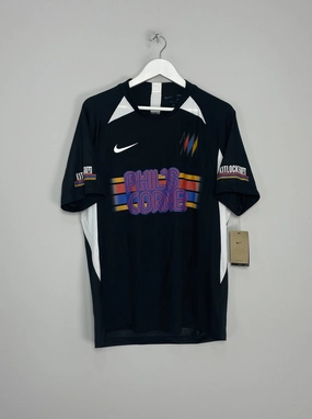 2021/22 PHILS CORNER *BNWT* SHIRT (XL) NIKE Flexible Comfort Core Movement