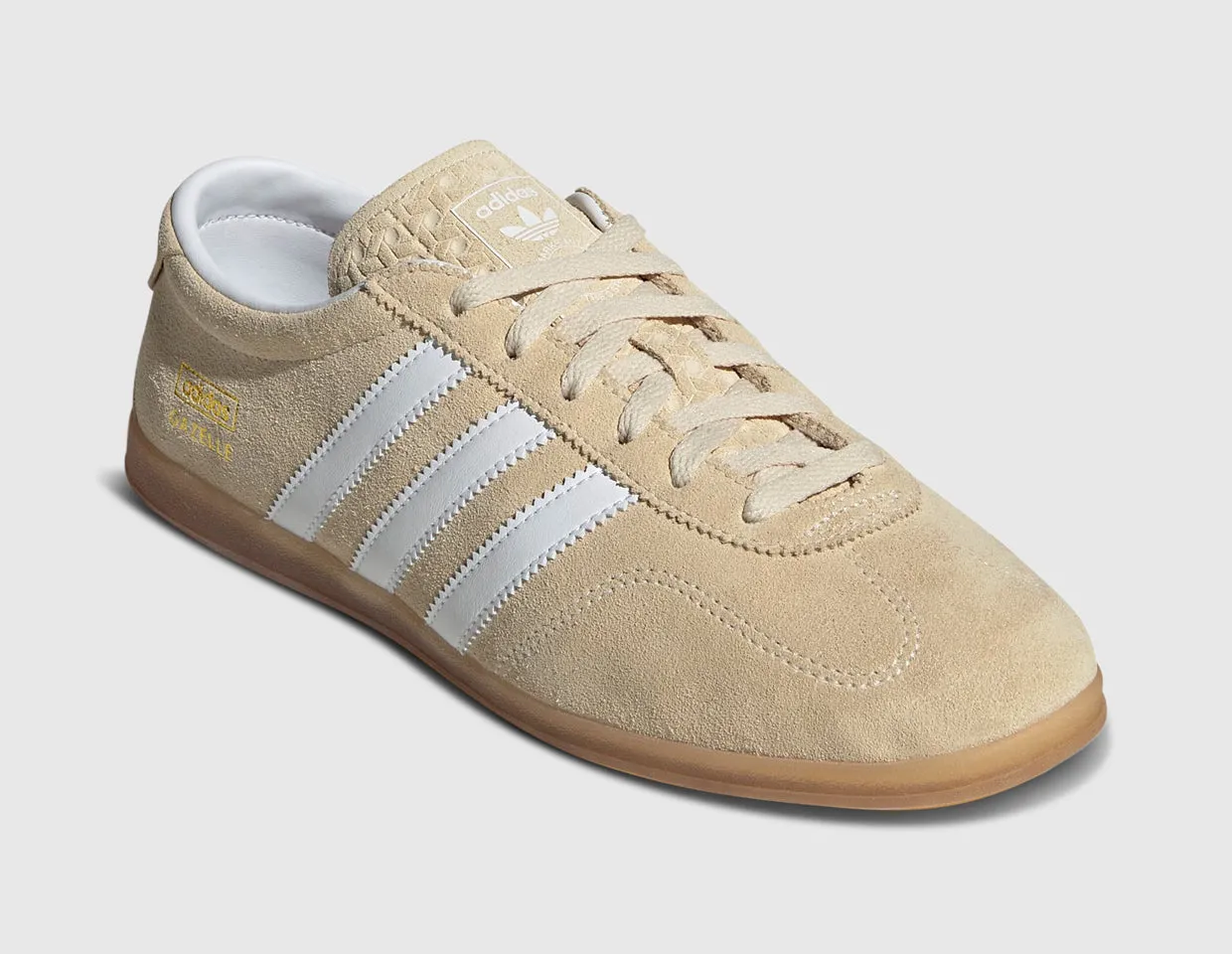 running on asphalt support - enhanced shoes adidas Originals Women's Gazelle Lo Pro Sand Strata / Cloud White - Gum