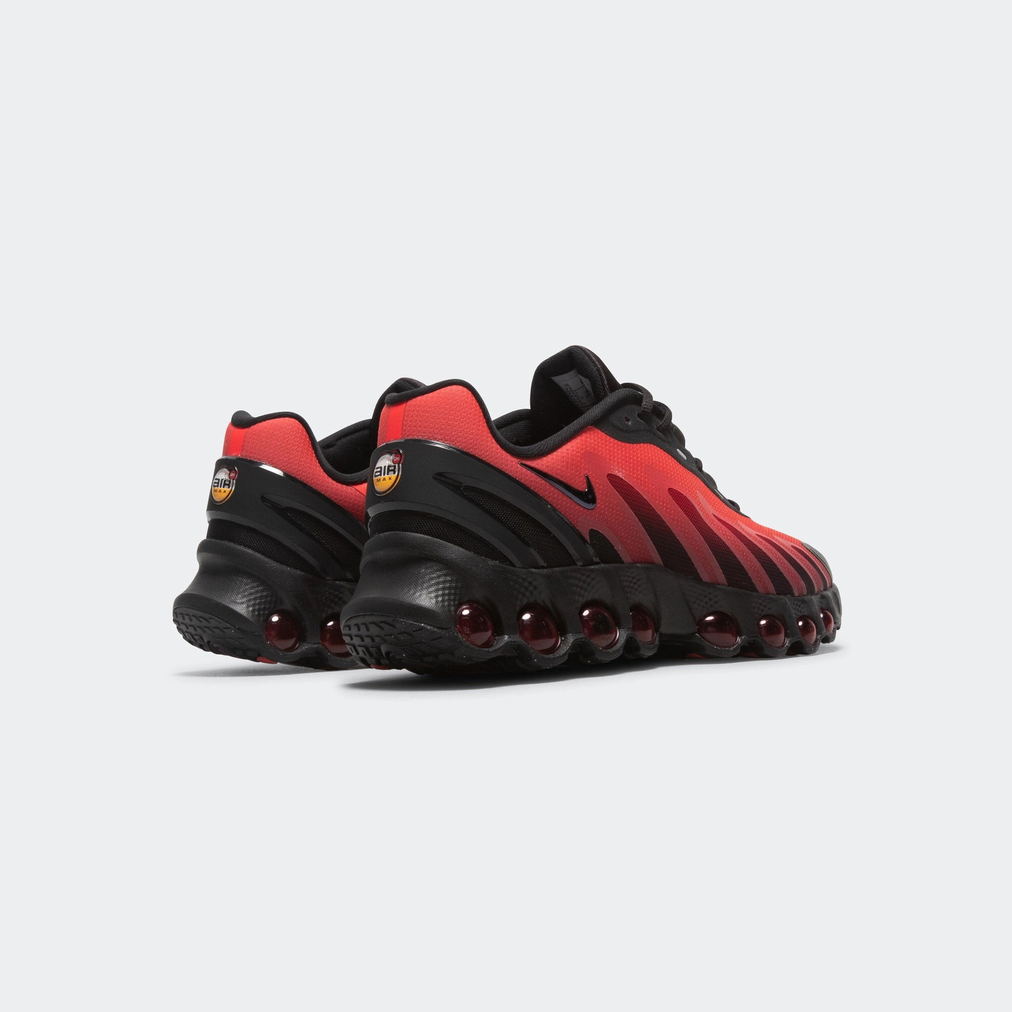 Air Max DN8 - Black/Gym Red-Bright Crimson Comfort Technology Eco Vibe