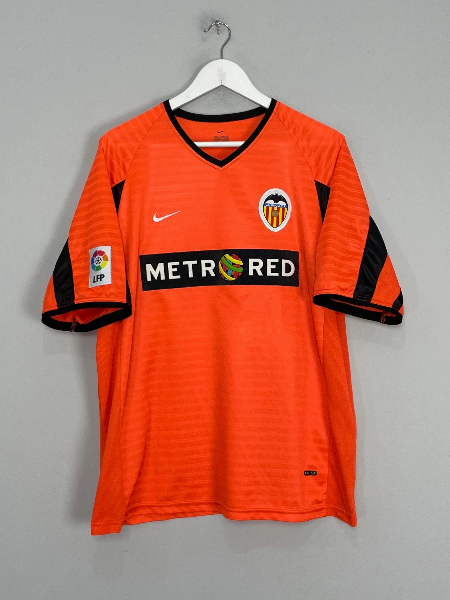 Energy Gear Quick Release Cuffs 2001/02 VALENCIA AWAY SHIRT (L) NIKE