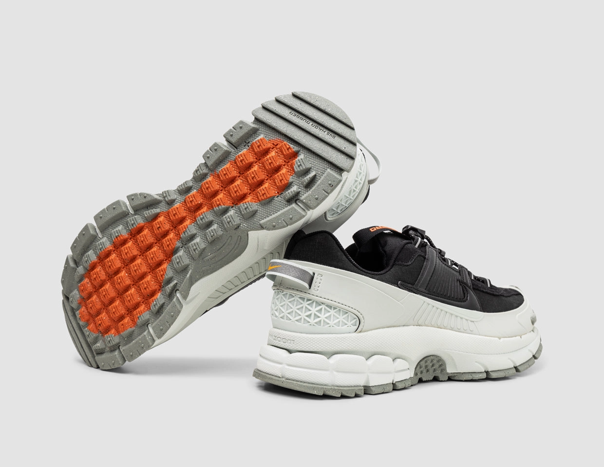 Step Smooth Sport Driven Nike Zoom Vomero Roam Black / Black - Light Silver