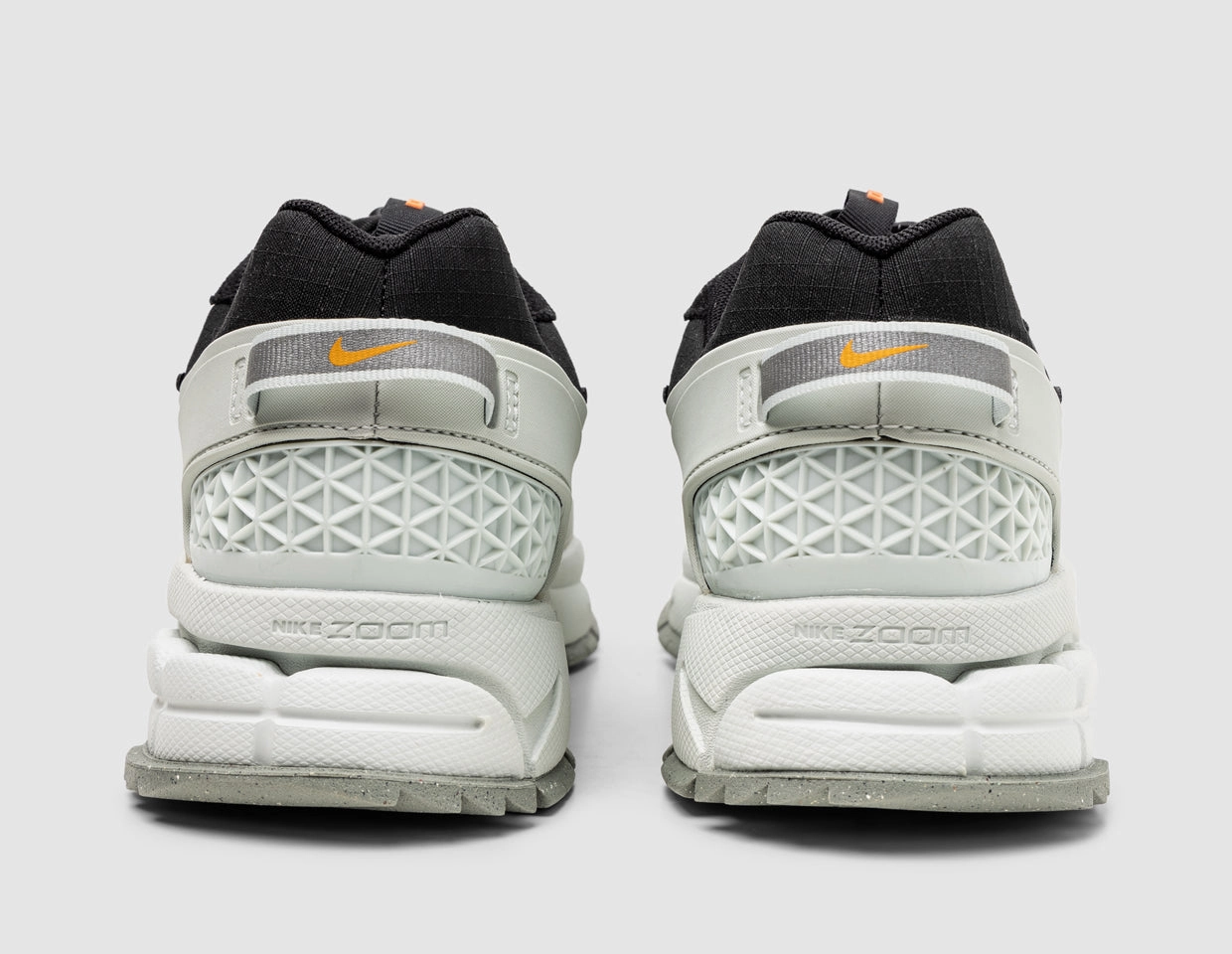 Slip Easy Nike Zoom Vomero Roam Black / Black - Light Silver