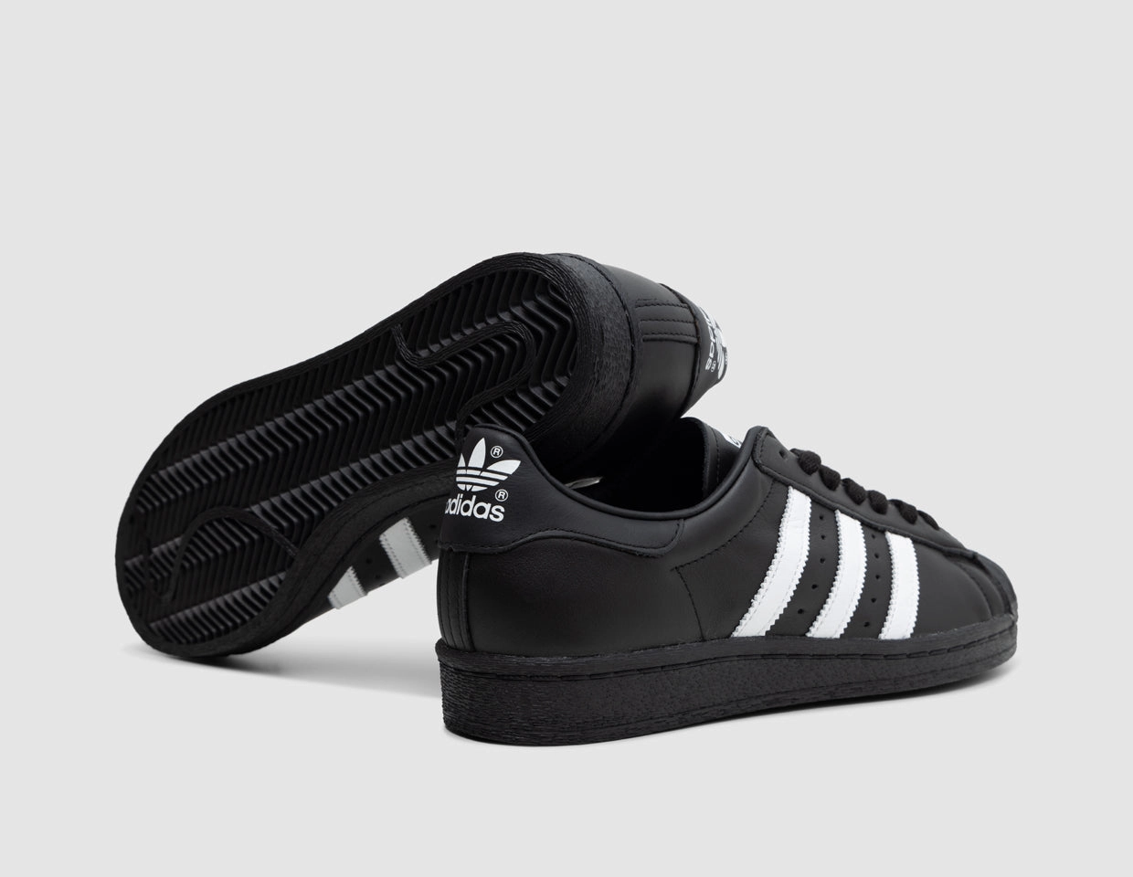 Lightweight Outsole High Shine adidas Originals Superstar 82 Core Black / Ftwr White - Core Black