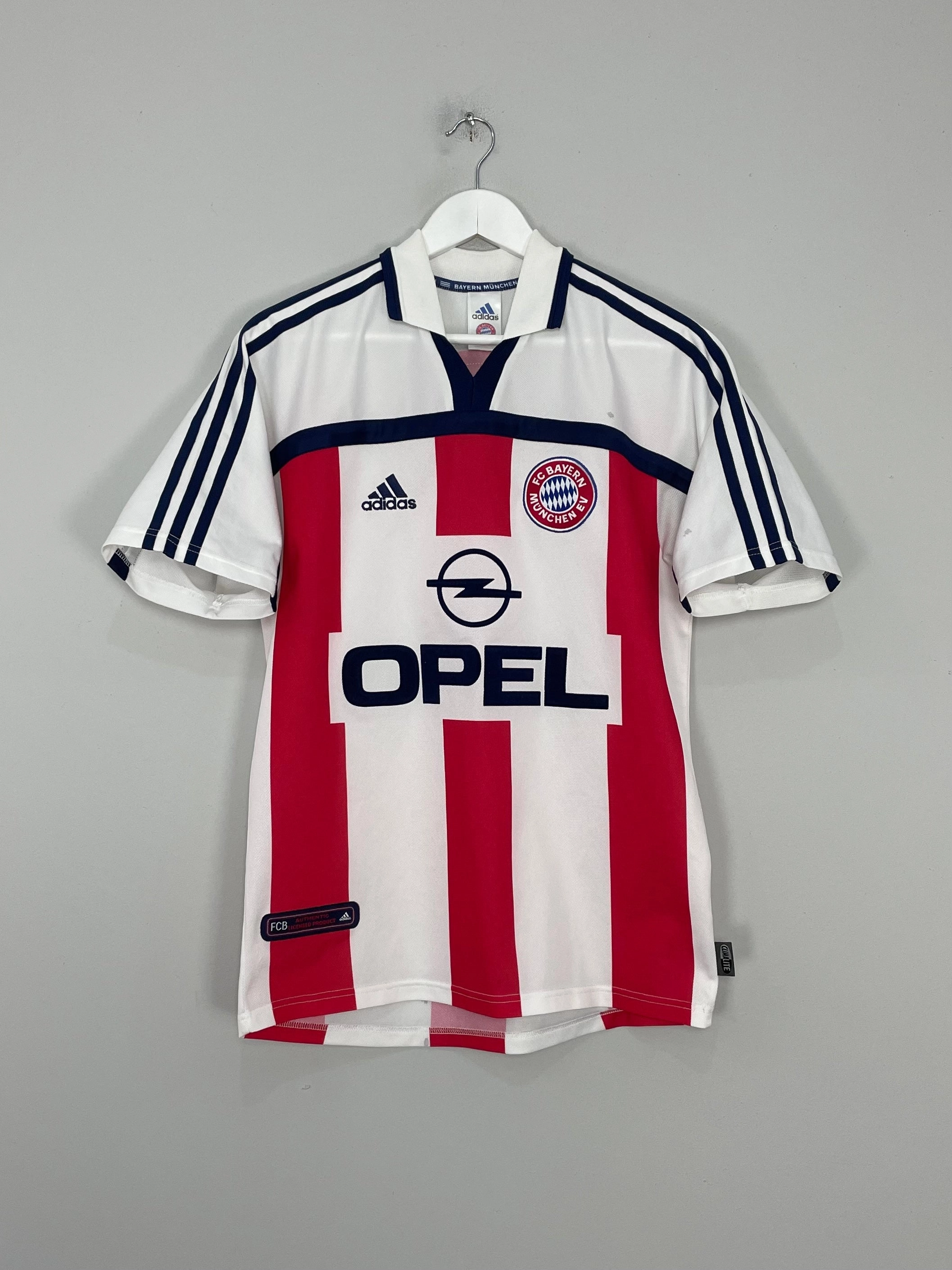 2000/02 BAYERN MUNICH AWAY SHIRT (S) ADIDAS Dynamic Fit Engineering Athletic Silhouette