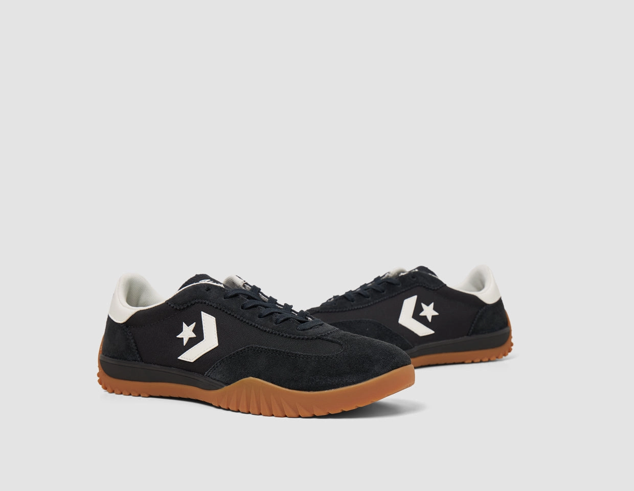 Converse Run Star Trainer Black / Egret - Honey Stretch Gusset Low Support