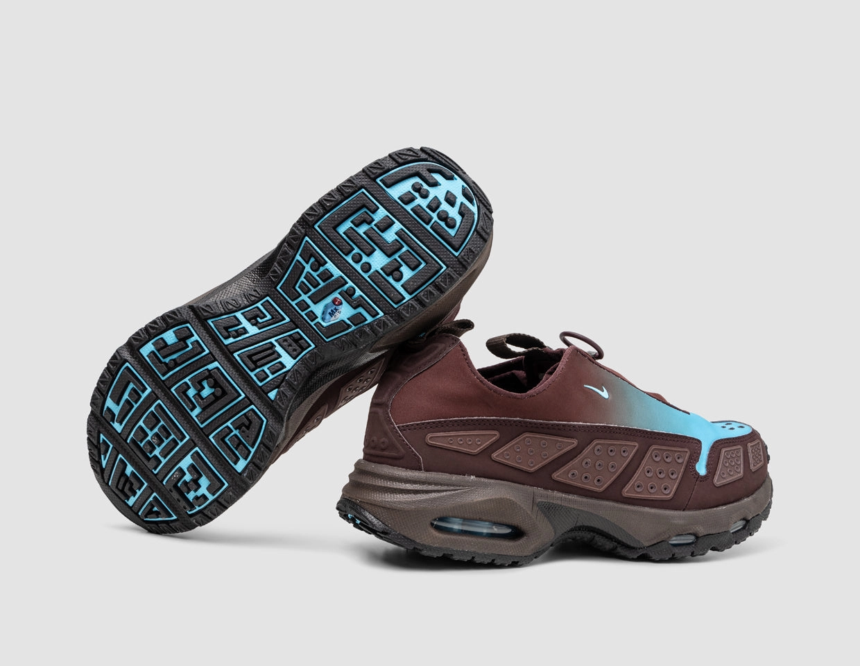 Nike Women's Air Max SNDR Burgundy Crush / Baltic Blue - Baroque Brown Vibrant sole