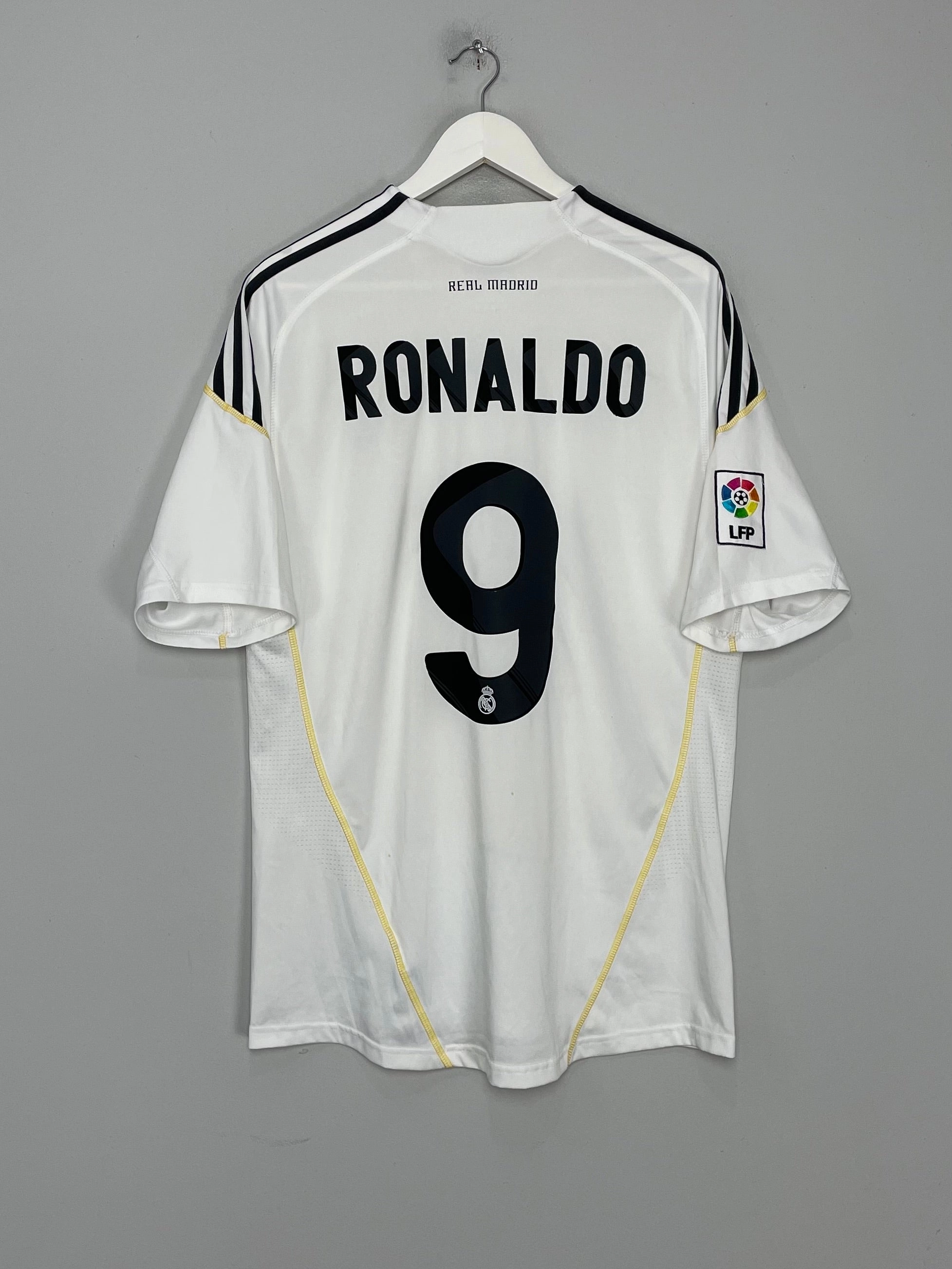 Ultimate Comfort Lining Contoured Silicone Grippers 2009/10 REAL MADRID RONALDO #9 HOME SHIRT (L) ADIDAS