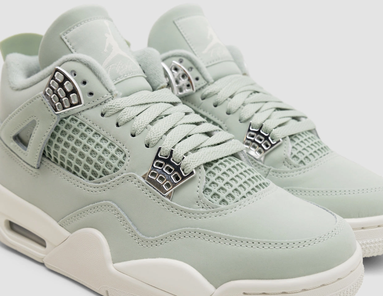 Recycled Synthetic Upper Motion Balance Jordan Women's 4 Retro Seafoam / Sail - Metallic Silver