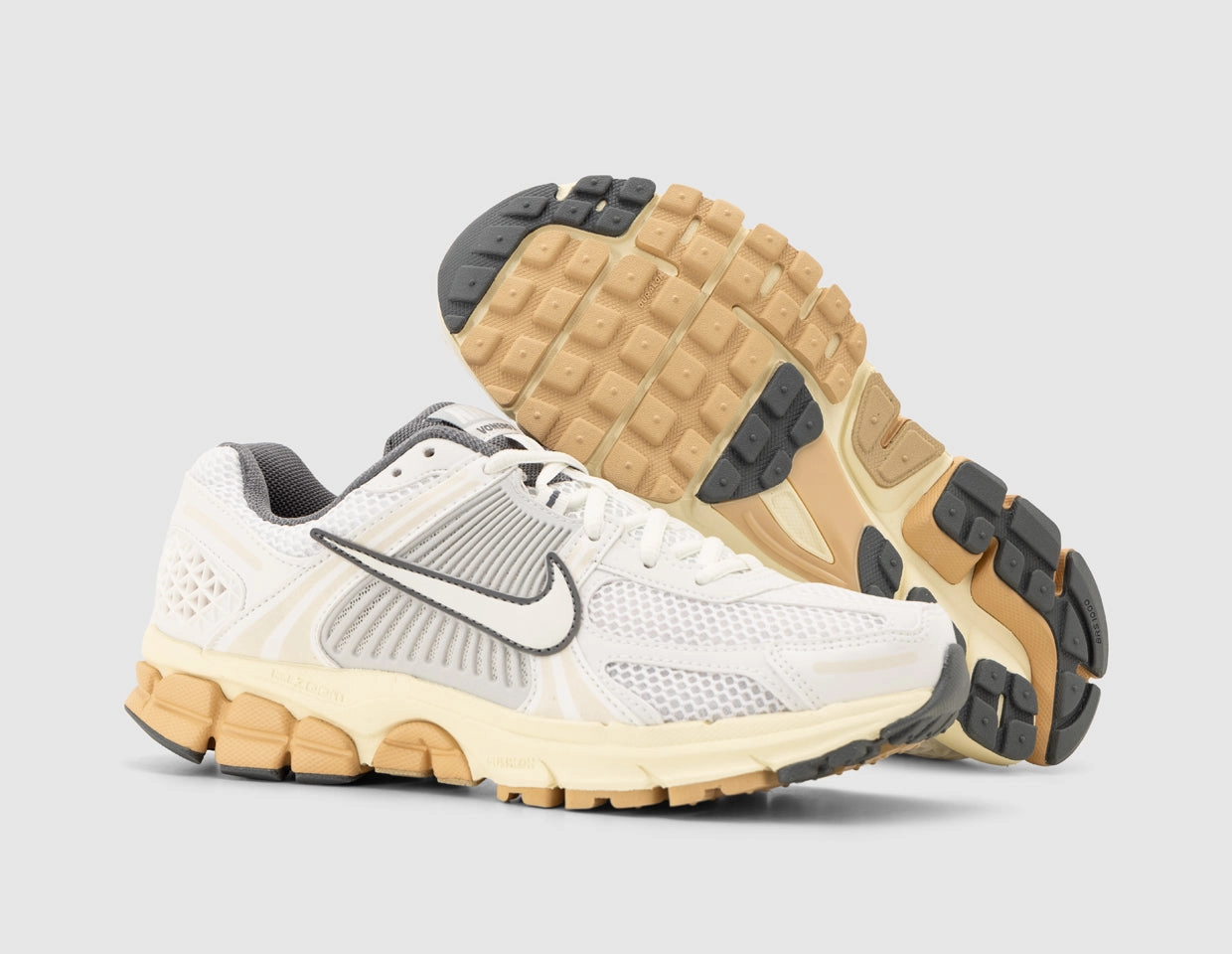 Curved Heel Counter Nike Women's Zoom Vomero 5 Summit White / Pure Platinum