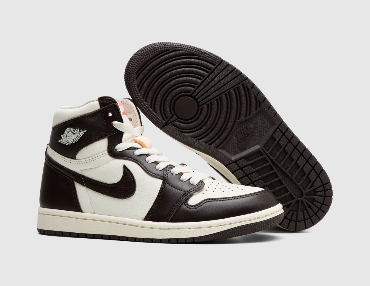 Jordan Women's 1 Retro High OG Baroque Brown / Sail - Light Madder Root CasualWear