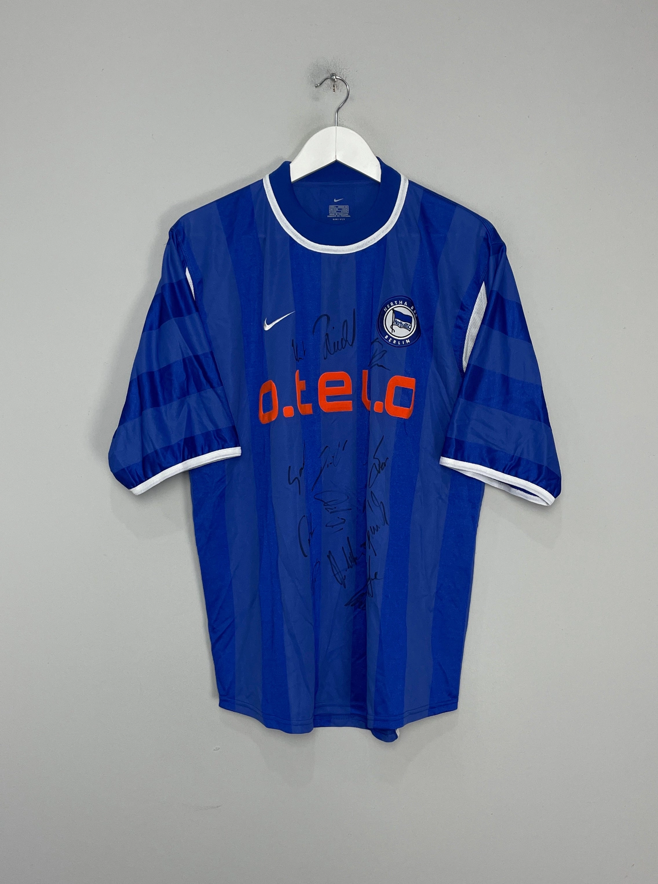 Breathable Design 2000/01 HERTHA BERLIN *SQUAD SIGNED* HOME SHIRT (L) NIKE