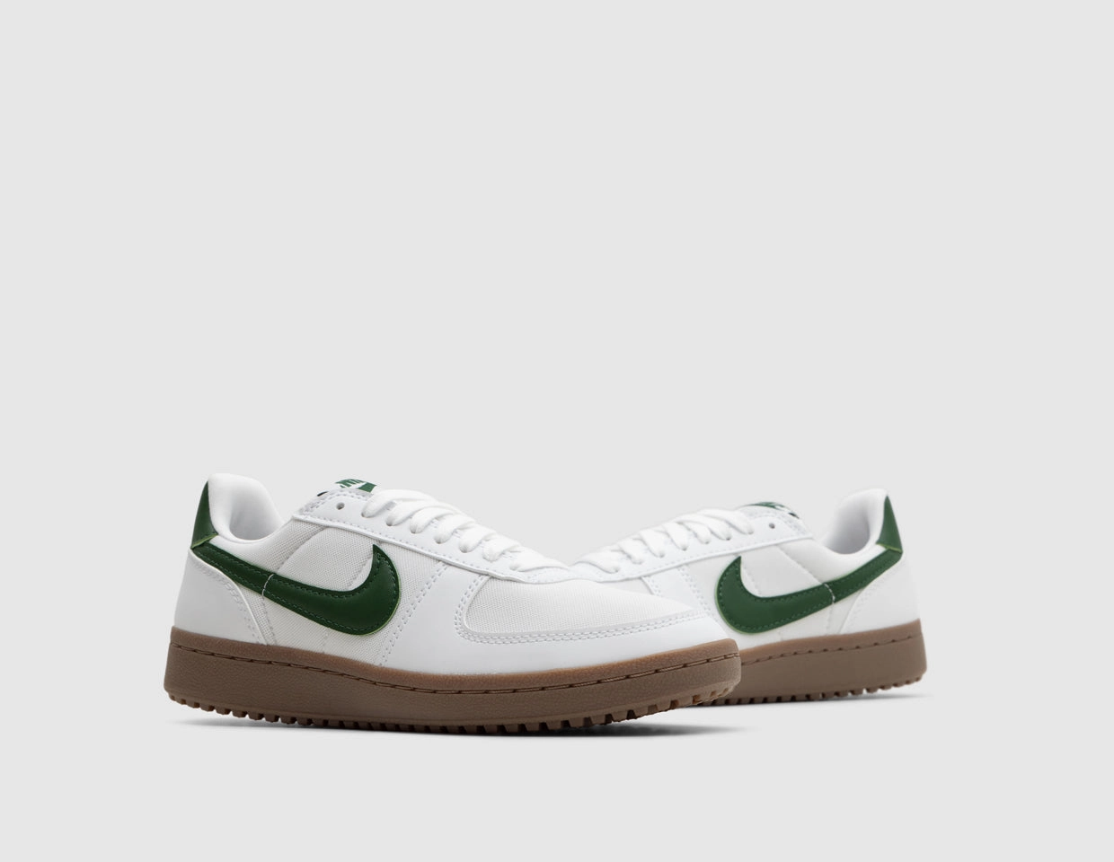 Comfortable Knit Nike Women's Field General White / Gorge Green - Dark Gum