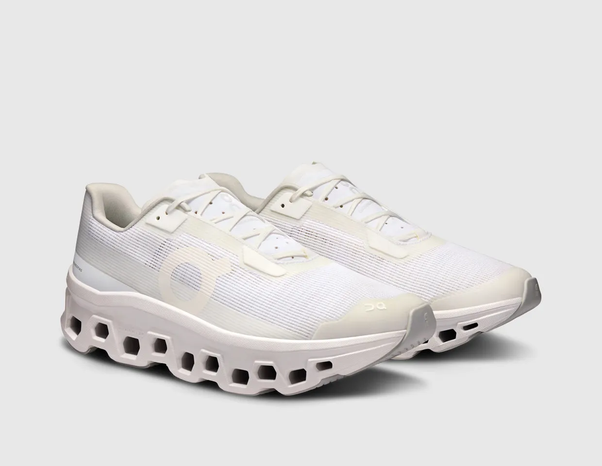 Soft Material On Cloudmonster Void White / White