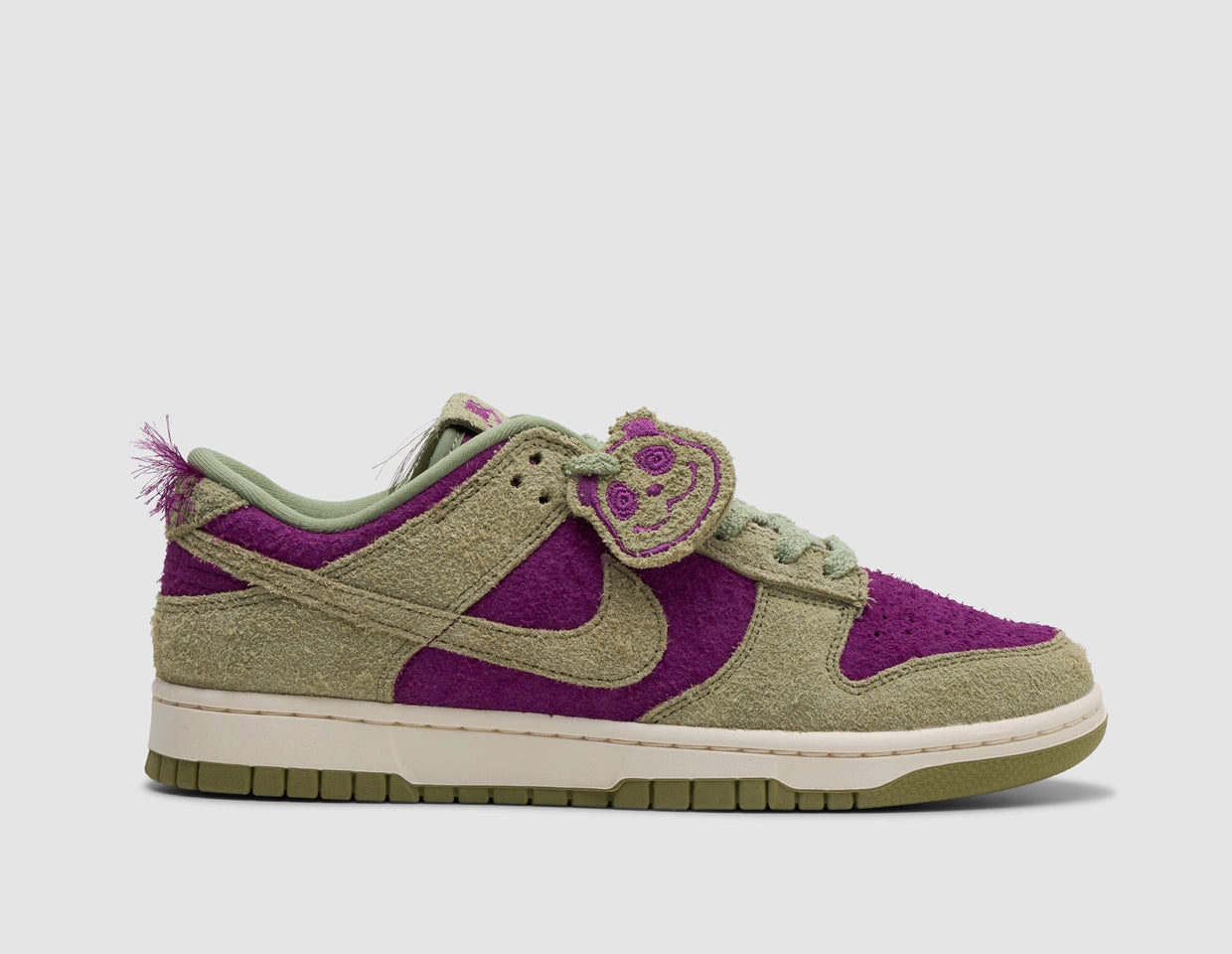 Stable Structure Sculpted wear Nike Dunk Low Retro SE Viotech / Dusty Olive - Pale Ivory