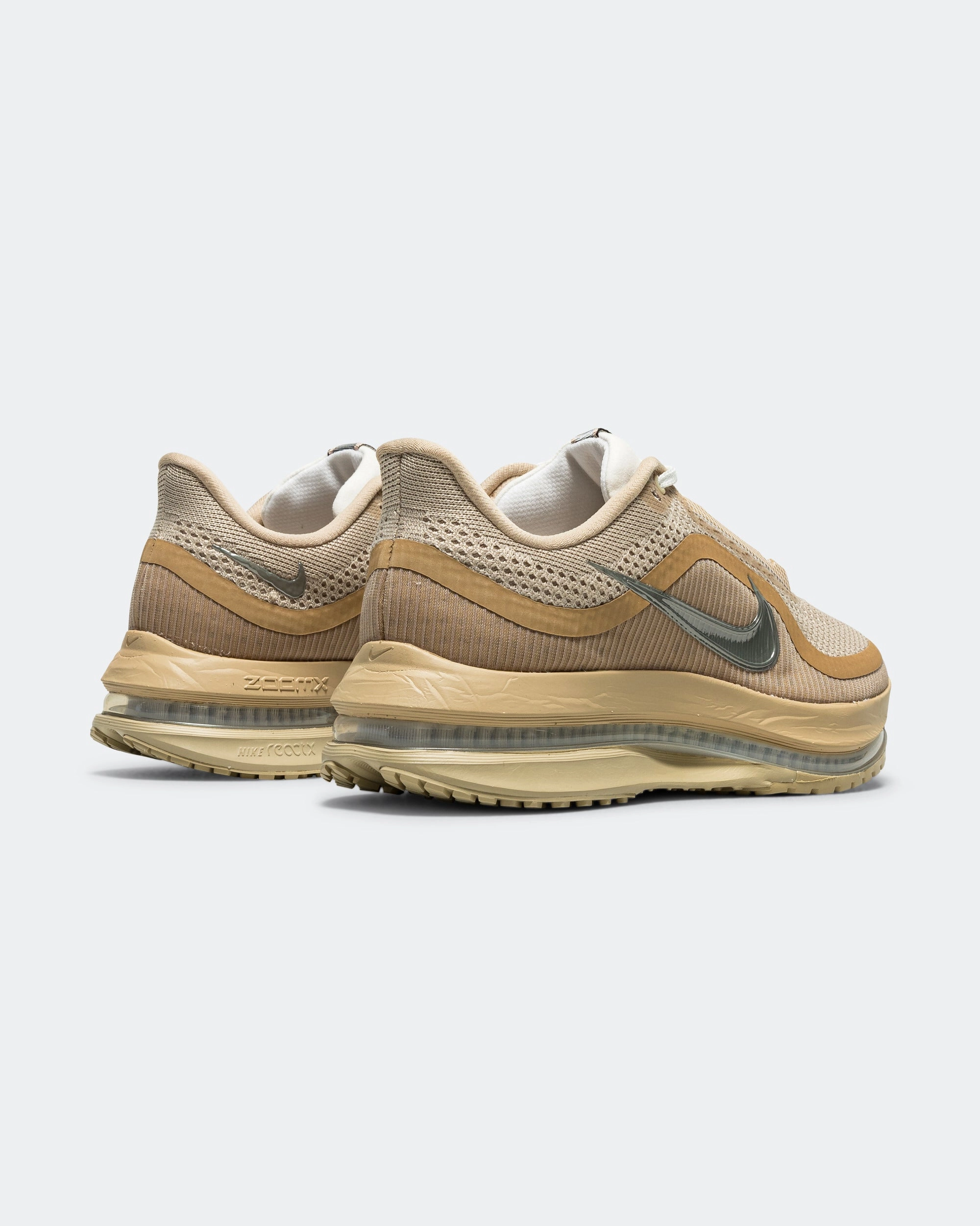 Pegasus Premium SP - Mushroom/Metallic Silver-White hypoallergenic