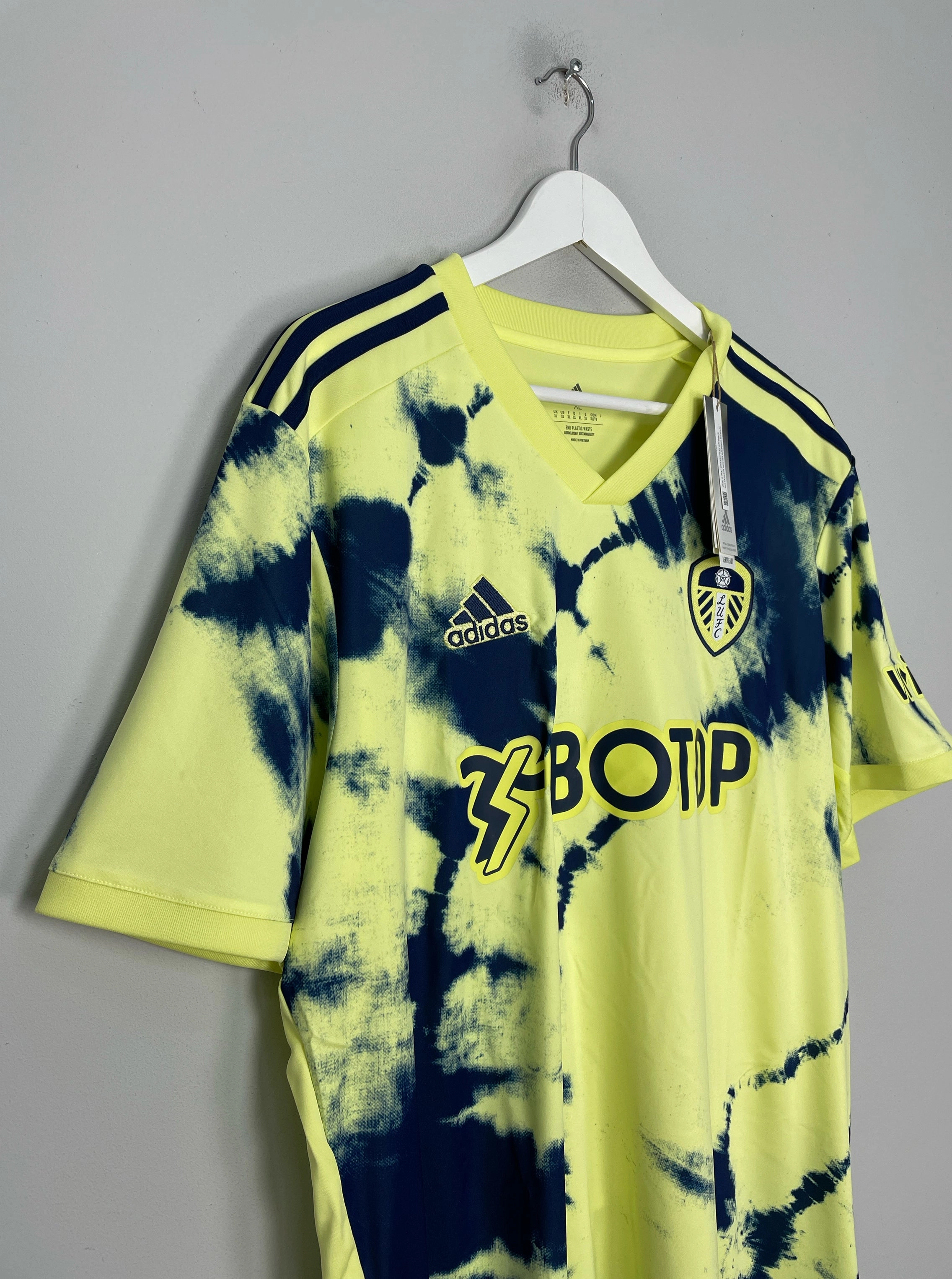 2022/23 Leeds United *BNWT* Away Shirt (Multiple Sizes) Adidas Minimal Design Ergonomic Articulated Fit