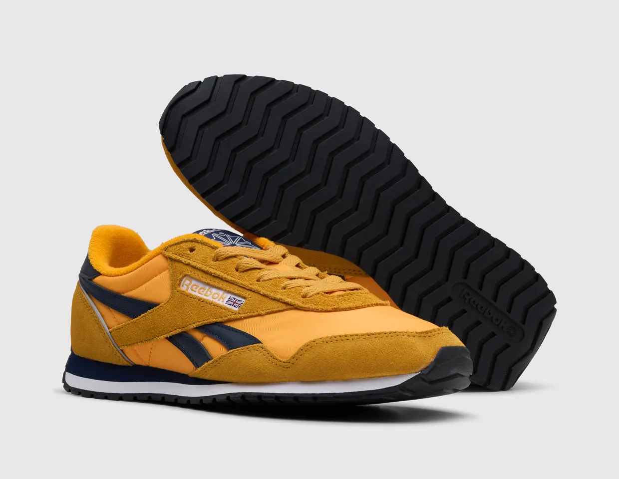 Reebok Classic AZ Collegiate Gold / Vector Navy Responsive Cushioning Tech