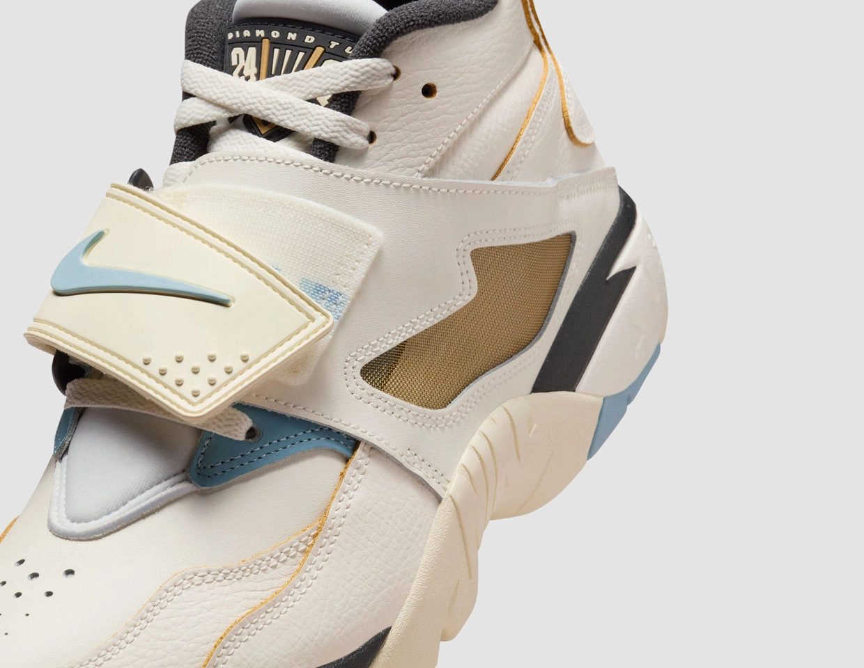 Day Ready Resilient Pace Nike Air Diamond Turf 93 Sail / Mica Blue - Coconut Milk