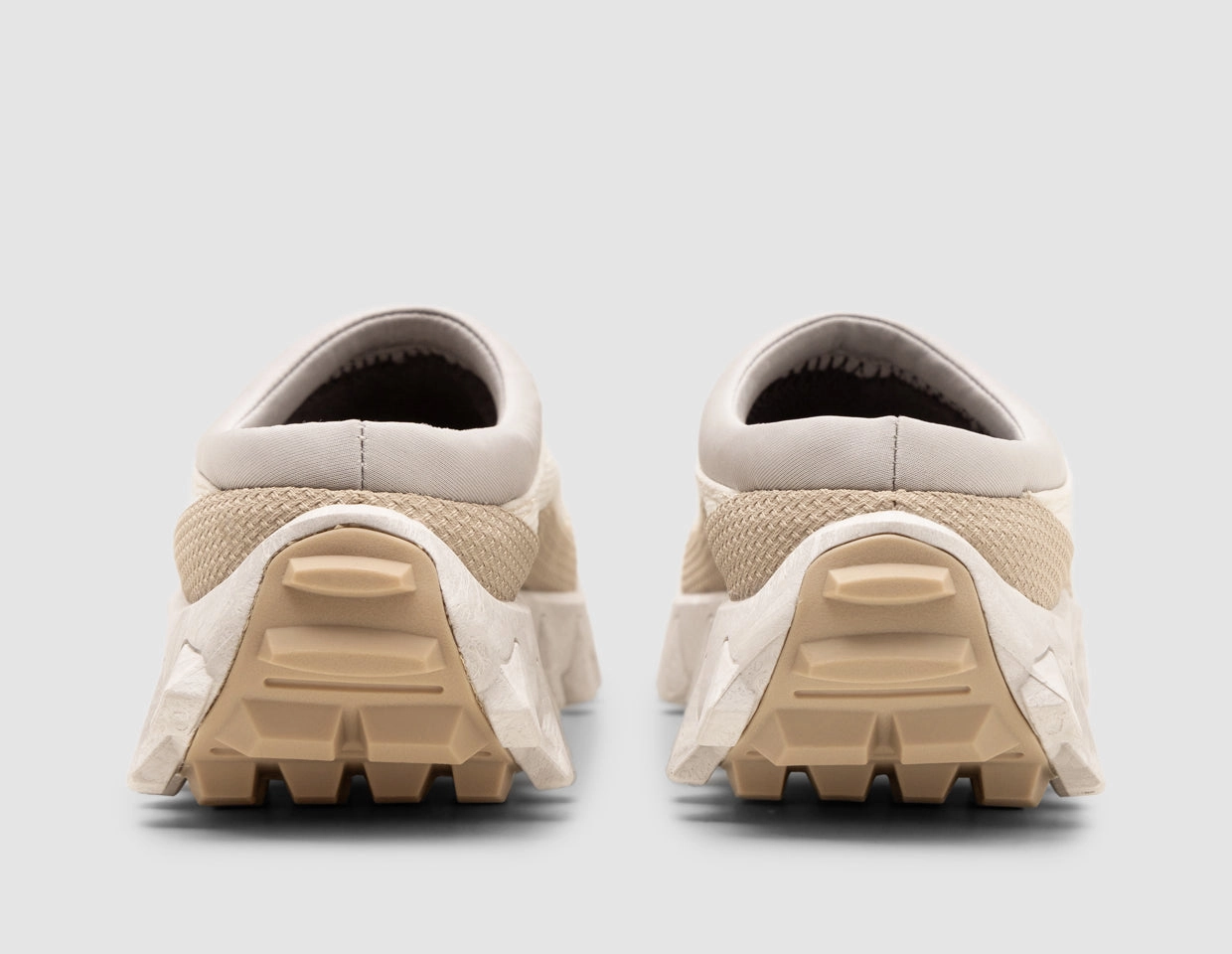 Salomon Snowclog Vanilla Ice / Almond Milk / White Pepper Running Style All Ground