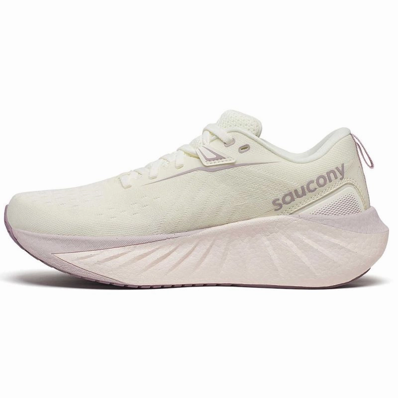 Seamless Support Saucony Triumph 22 B Womens Running Shoes