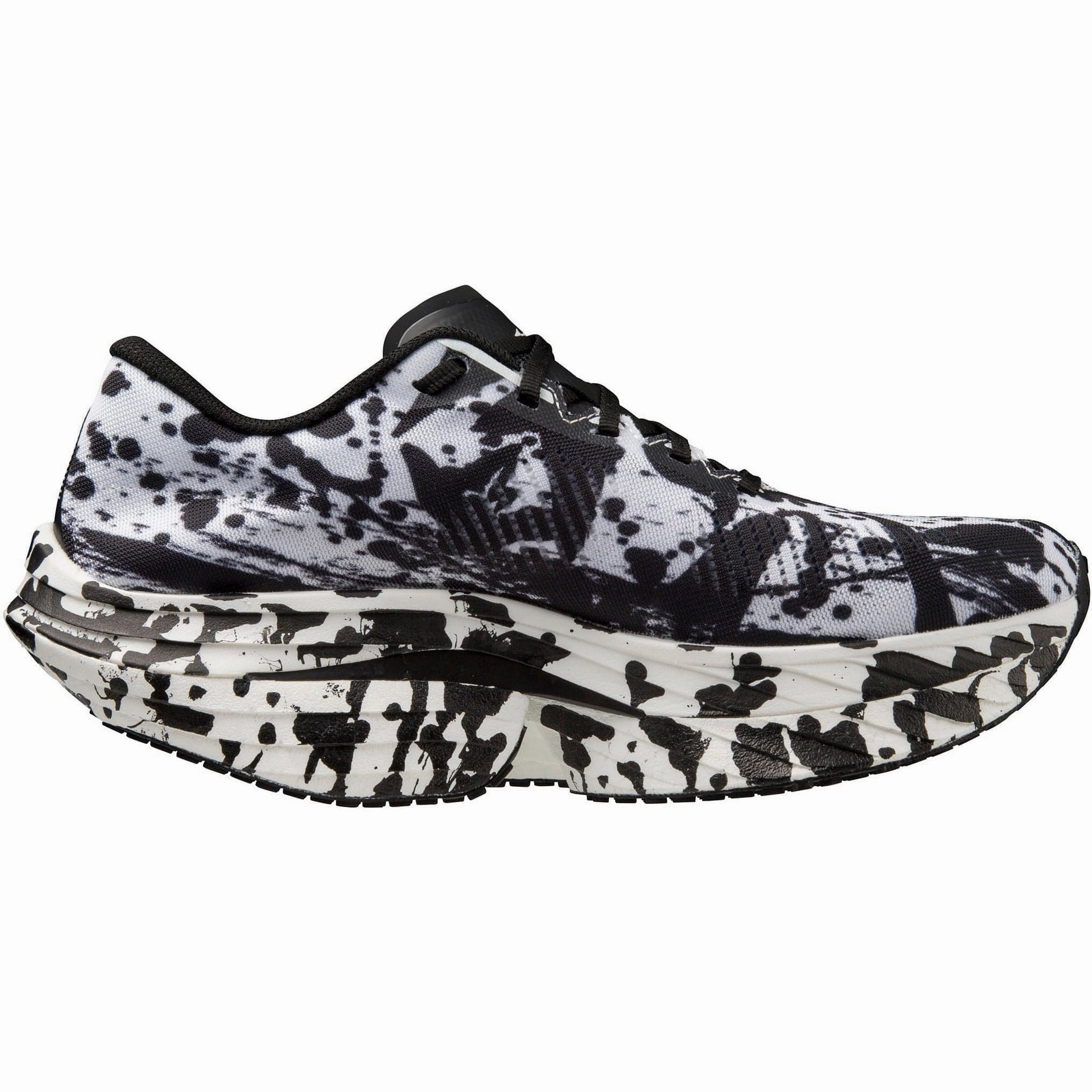 Injection Molded Construction Mizuno Wave Rebellion Pro Running Shoes - Black