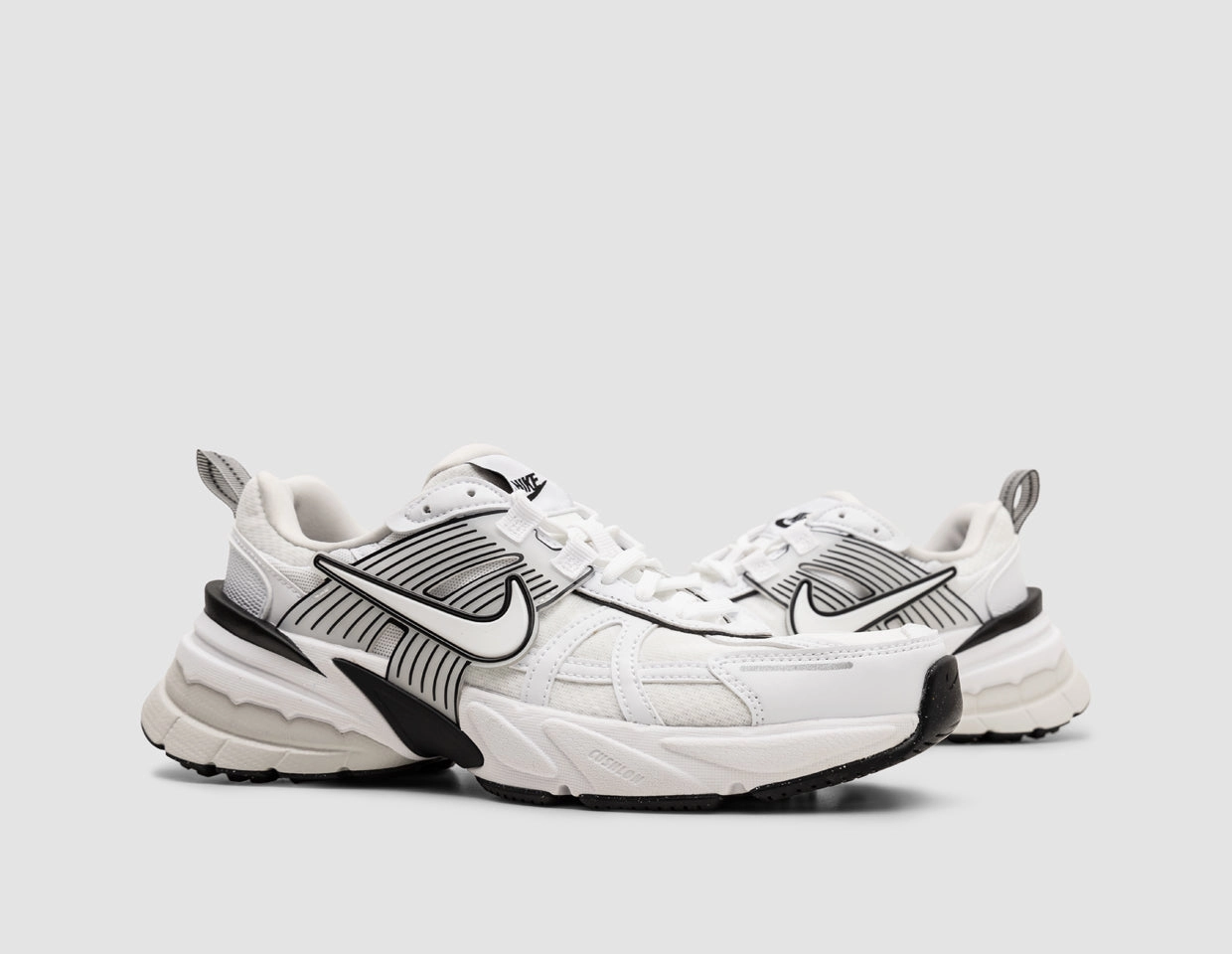 Sleek Nike Women's V2K Run White / White - Platinum Tint