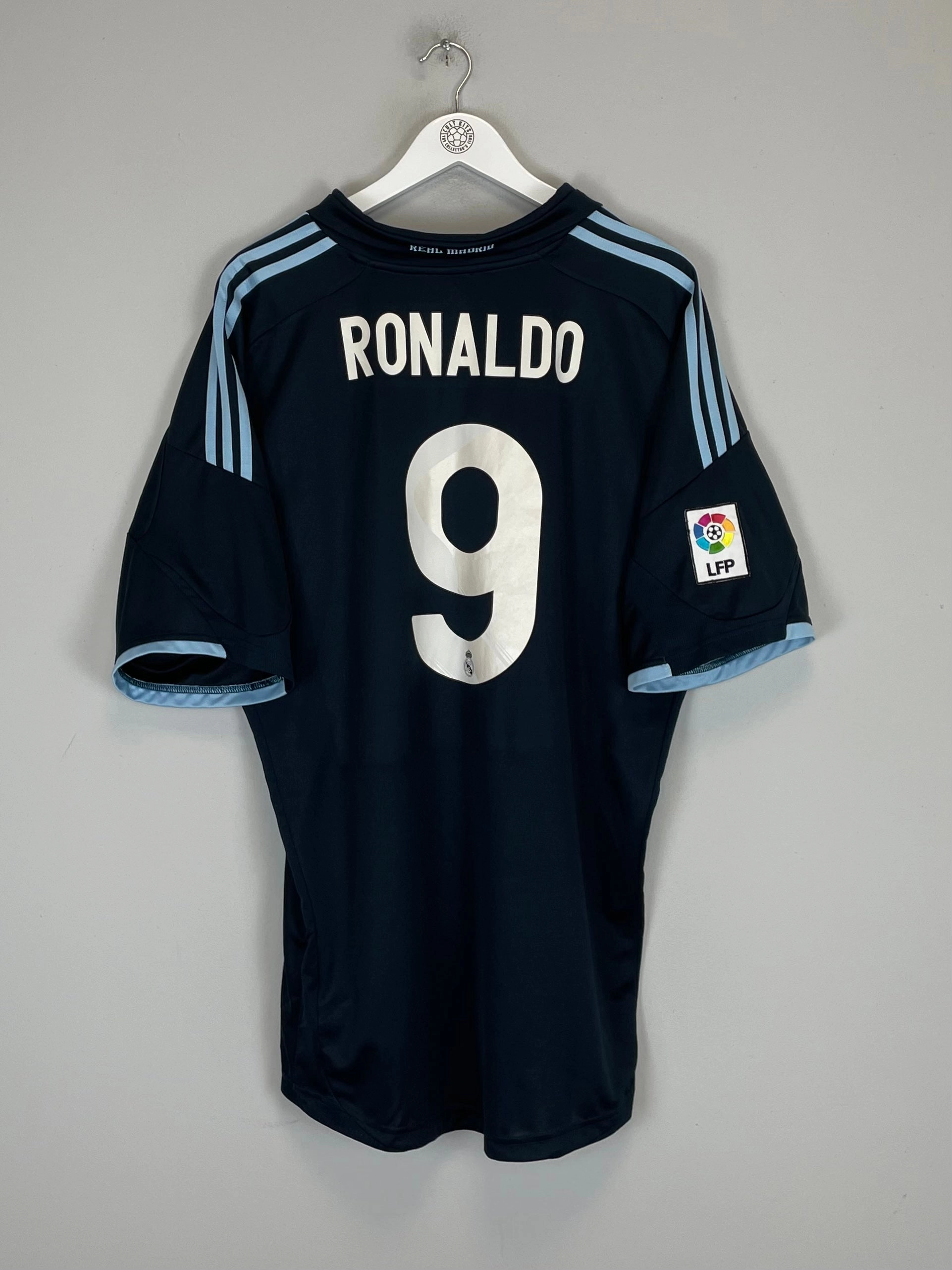 Neutral Vibe Urban Edge 2009/10 REAL MADRID RONALDO #9 AWAY SHIRT (XXL) ADIDAS