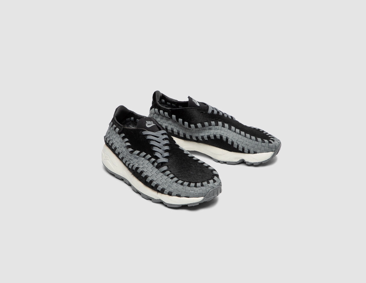 Nike Women's Air Footscape Woven Black / Smoke Grey - Sail Weekend Trail Long-Distance Support