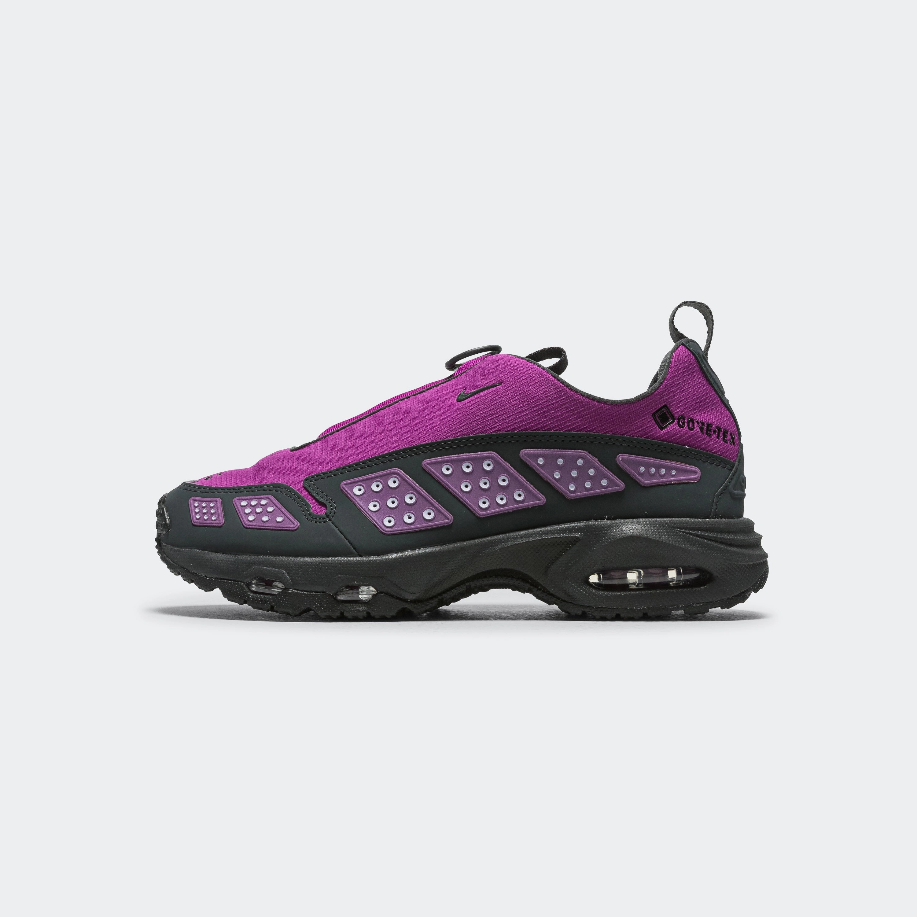 Womens Air Max SNDR GTX - Bold Berry/Dk-Smoke Grey-Ghost Track Support HeelCushioning