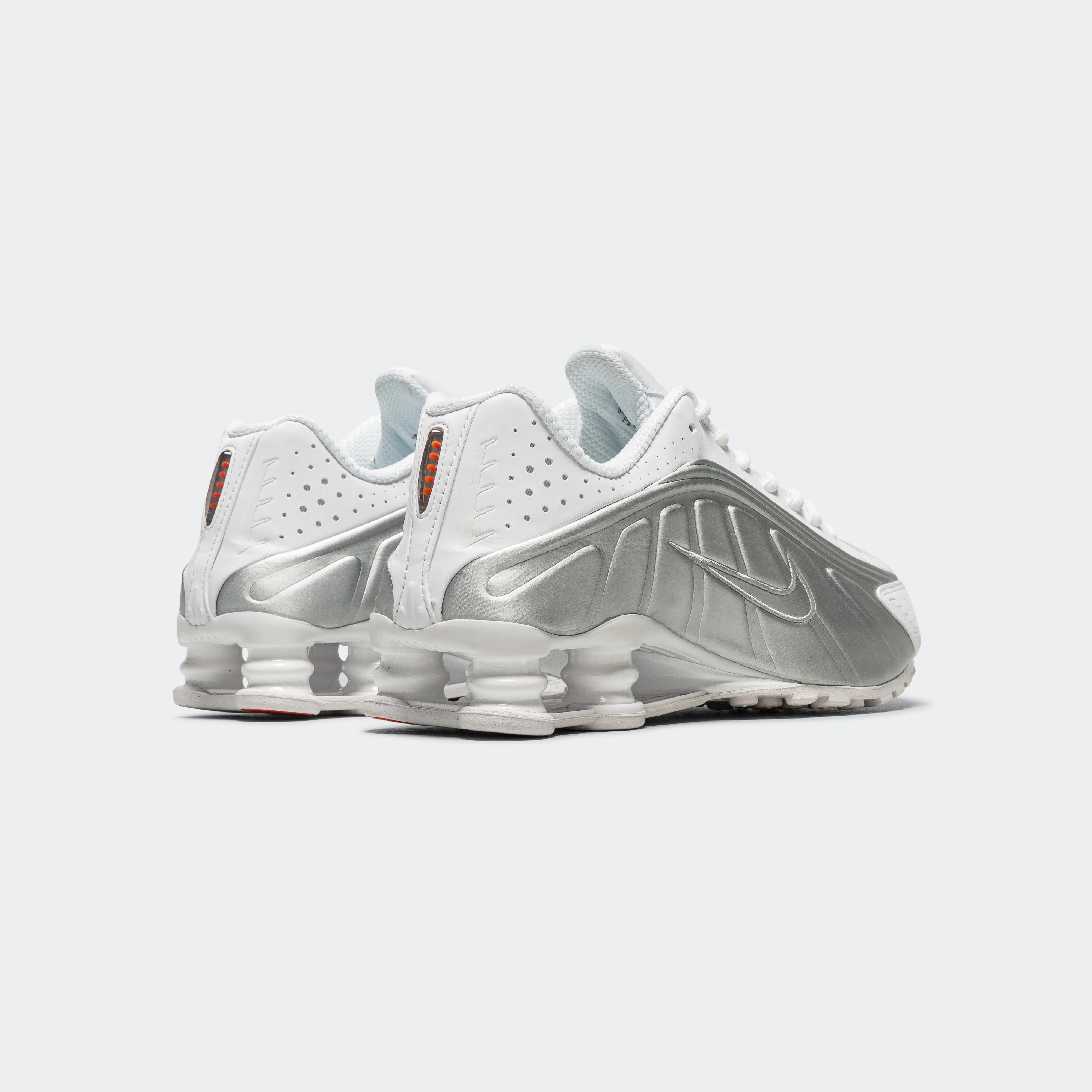 Womens Shox R4 - White/Metallic Silver-Max Orange Neutral Support Frame